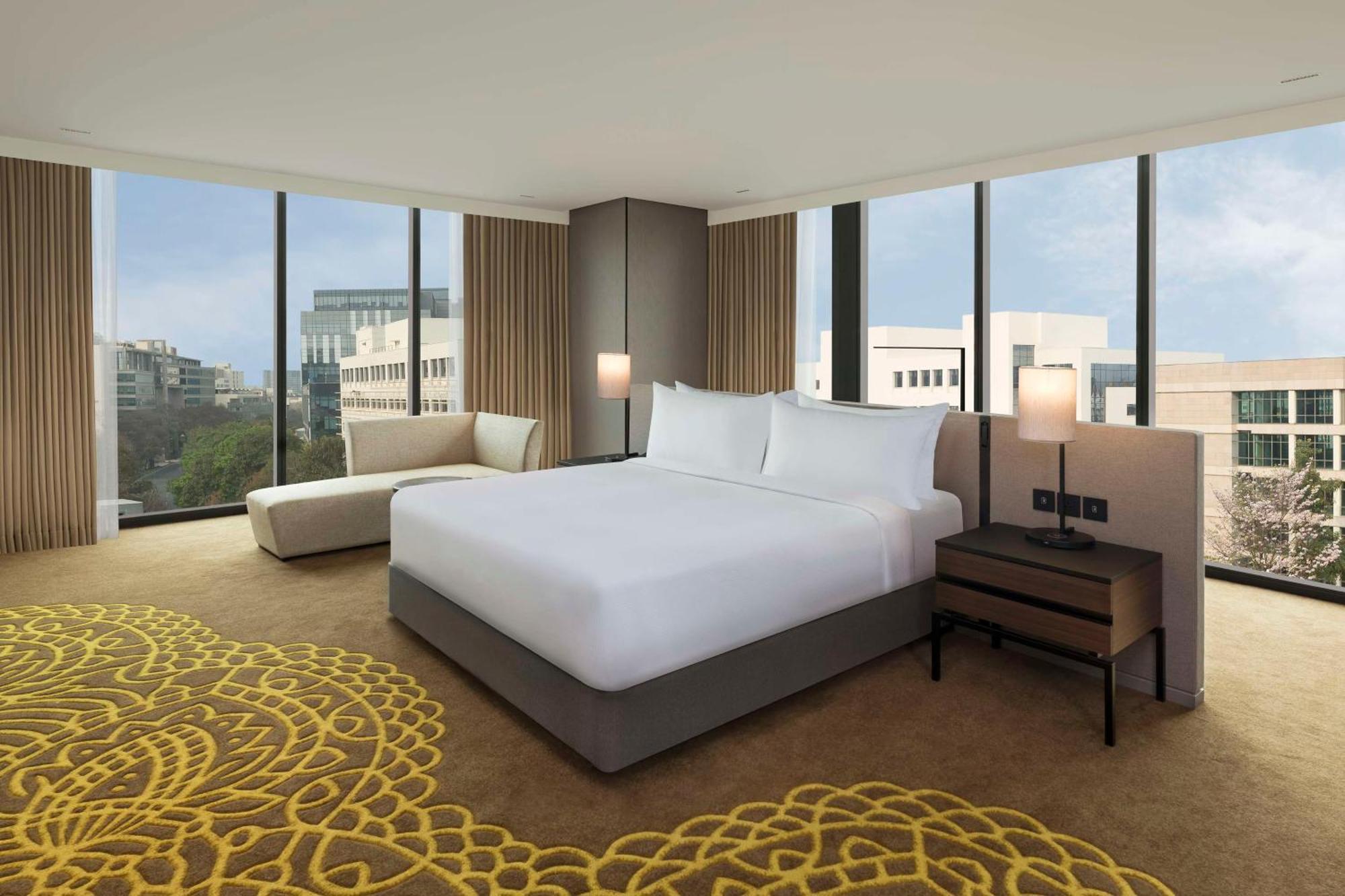 Hilton Bengaluru Embassy Manyata Business Park Hotel Exterior photo