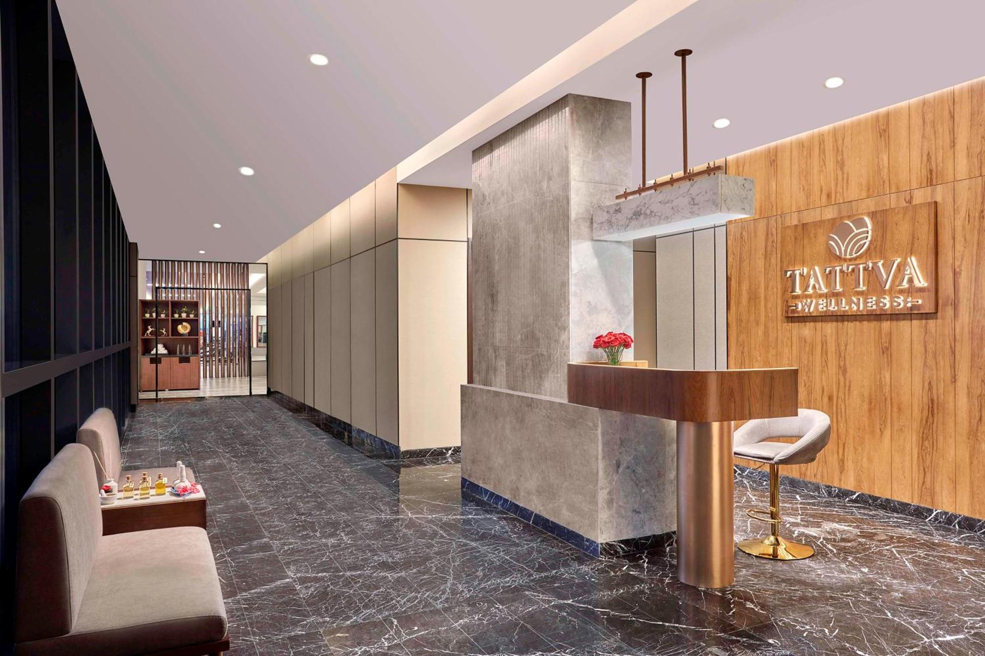Hilton Bengaluru Embassy Manyata Business Park Hotel Exterior photo